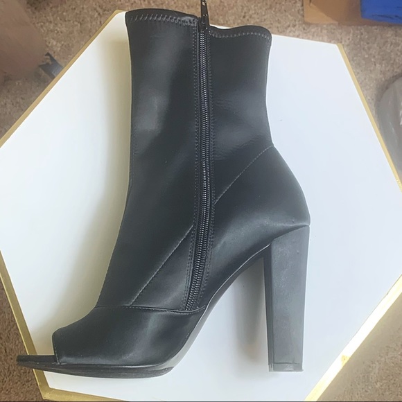 Steve Madden Black Satin Open Toe Heels Bootie - Picture 5 of 7